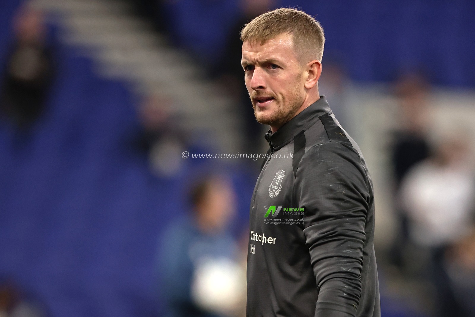 Everton goalkeeper Jordan Pickford in the pregame warmup during the Carabao Cup round 3 match Everton vs Wolverhampton Wanderers at Hill Dickinson Stadium, Liverpool, United Kingdom on 16 September 2026

(Photo by Alfie Cosgrove/News Images)