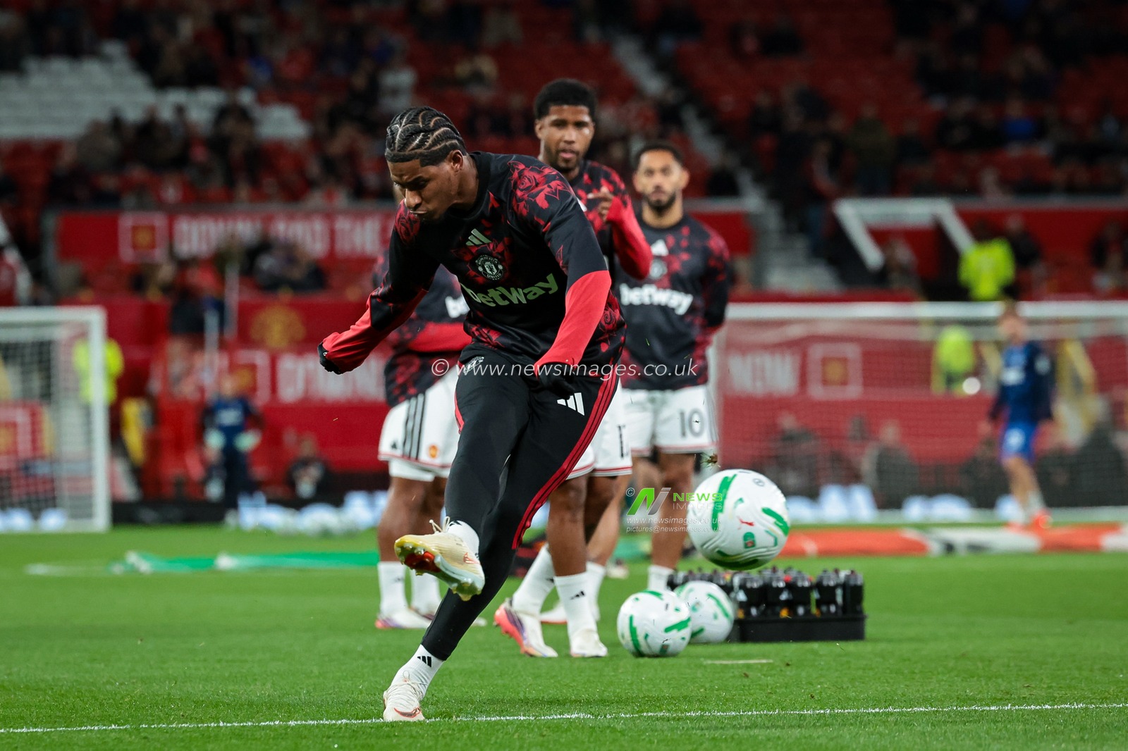 Marcus Rashford of Manchester United in the pregame warmup session  during the Carabao Cup round 3 match Manchester United vs Brighton & Hove Albion at Old Trafford, Manchester, United Kingdom on 16 September 2026

(Photo by Mark Cosgrove/News Images)