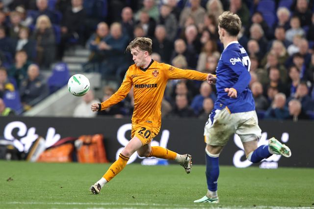 Tommy Doyle of Wolverhampton Wanderers takes a shot on goal during the Carabao Cup round 3 match Everton vs Wolverhampton Wanderers at Hill Dickinson Stadium, Liverpool, United Kingdom on 16 September 2026

(Photo by Alfie Cosgrove/News Images)
