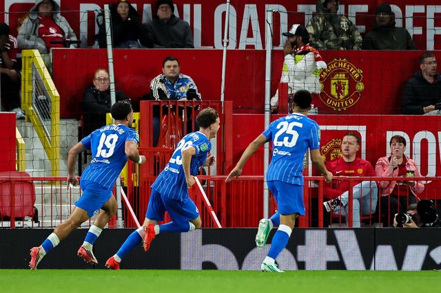 Maxim De Cuyper of Brighton & Hove Albion celebrates his goal to make it  2-3 during the Carabao Cup round 3 match Manchester United vs Brighton & Hove Albion at Old Trafford, Manchester, United Kingdom on 16 September 2026

(Photo by Mark Cosgrove/News Images)