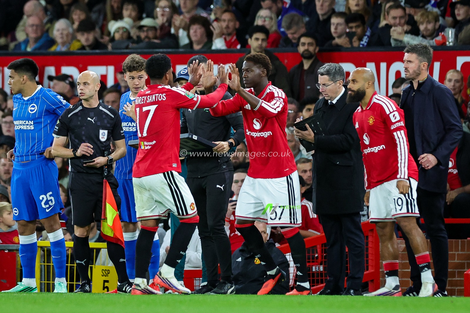 Andrey Santos is substituted   for Kobbie Mainoo of Manchester United during the Carabao Cup round 3 match Manchester United vs Brighton & Hove Albion at Old Trafford, Manchester, United Kingdom on 16 September 2026

(Photo by Mark Cosgrove/News Images)