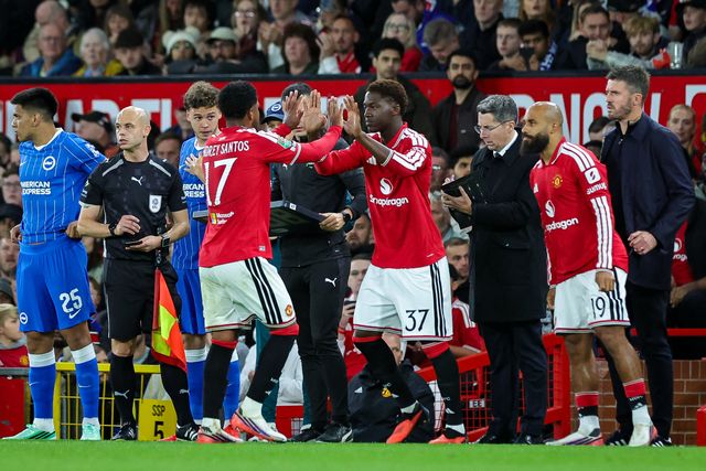 Andrey Santos is substituted   for Kobbie Mainoo of Manchester United during the Carabao Cup round 3 match Manchester United vs Brighton & Hove Albion at Old Trafford, Manchester, United Kingdom on 16 September 2026

(Photo by Mark Cosgrove/News Images)