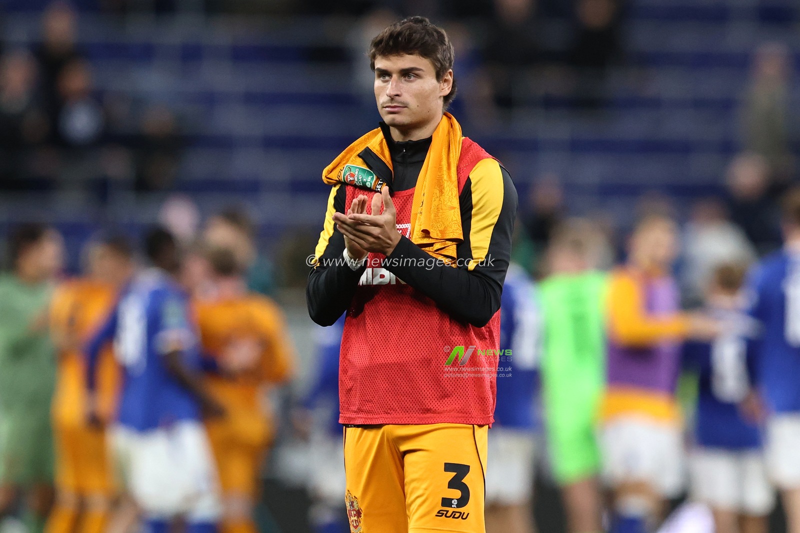Hugo Bueno of Wolverhampton Wanderers applauds the fans after the game during the Carabao Cup round 3 match Everton vs Wolverhampton Wanderers at Hill Dickinson Stadium, Liverpool, United Kingdom on 16 September 2026

(Photo by Alfie Cosgrove/News Images)