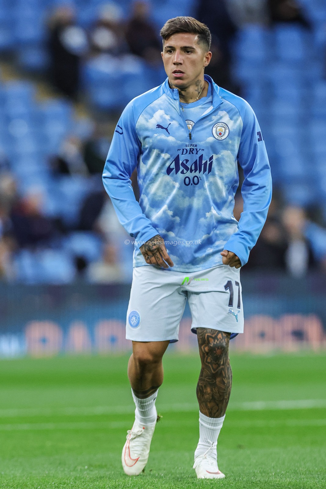 Enzo Fernandez of Manchester City in the pregame warmup session during the Carabao Cup round 3 match Manchester City vs Norwich City at Etihad Stadium, Manchester, United Kingdom on 17 September 2026

(Photo by Mark Cosgrove/News Images)