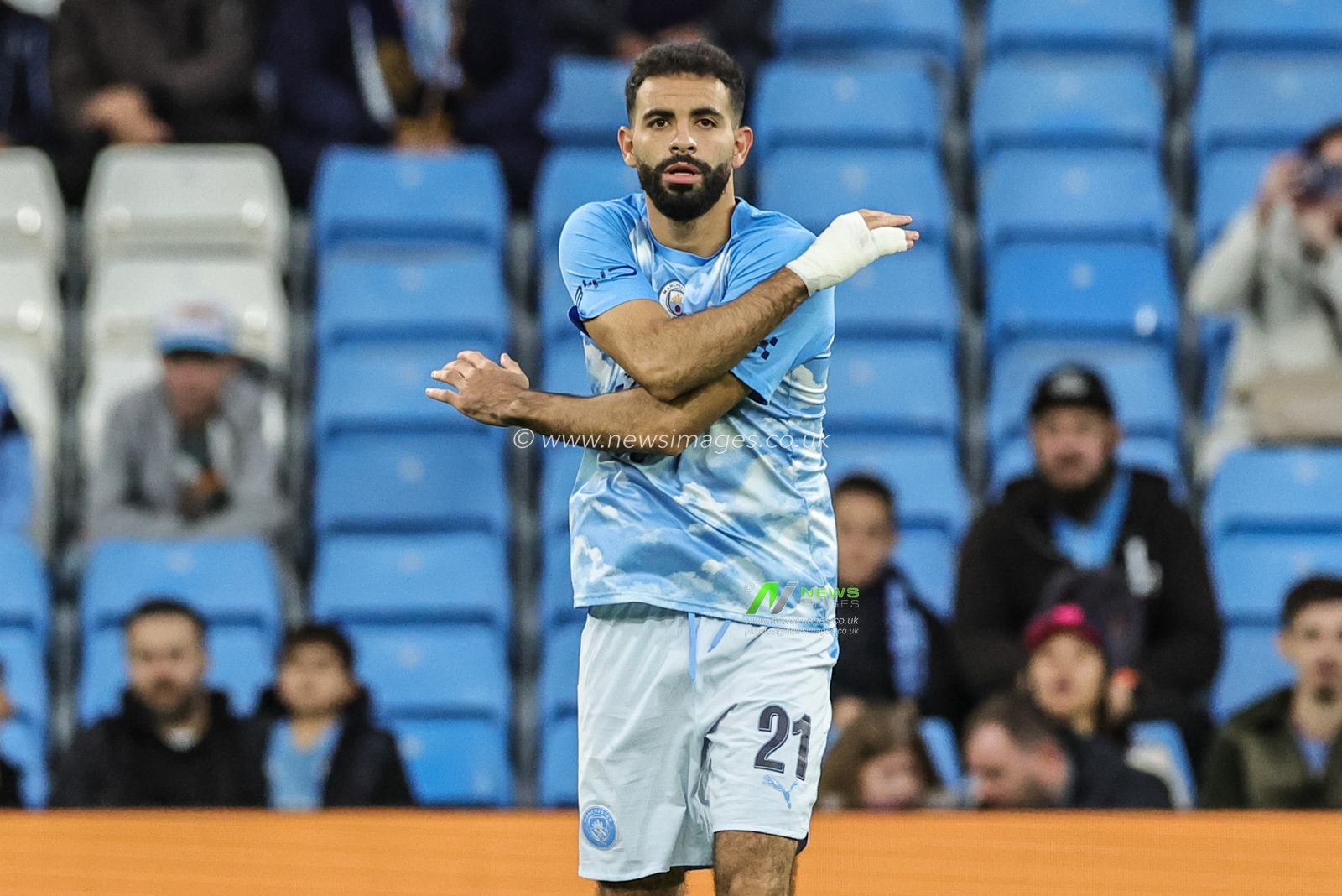 Rayan Ait-Nouri of Manchester City in the pregame warmup session during the Carabao Cup round 3 match Manchester City vs Norwich City at Etihad Stadium, Manchester, United Kingdom on 17 September 2026

(Photo by Mark Cosgrove/News Images)