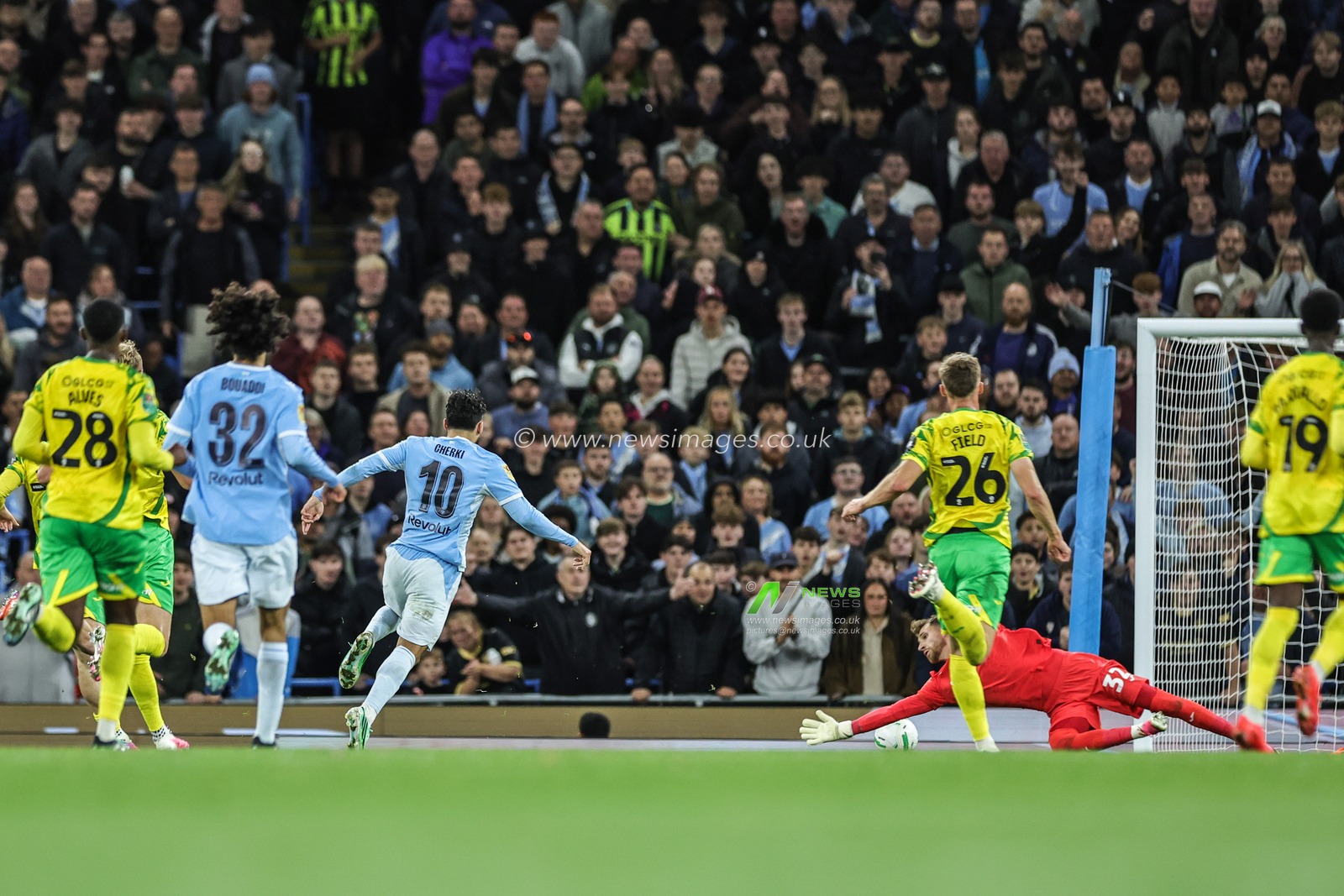 Rayan Cherki of Manchester City scores to make it 2-0 during the Carabao Cup round 3 match Manchester City vs Norwich City at Etihad Stadium, Manchester, United Kingdom on 17 September 2026

(Photo by Mark Cosgrove/News Images)