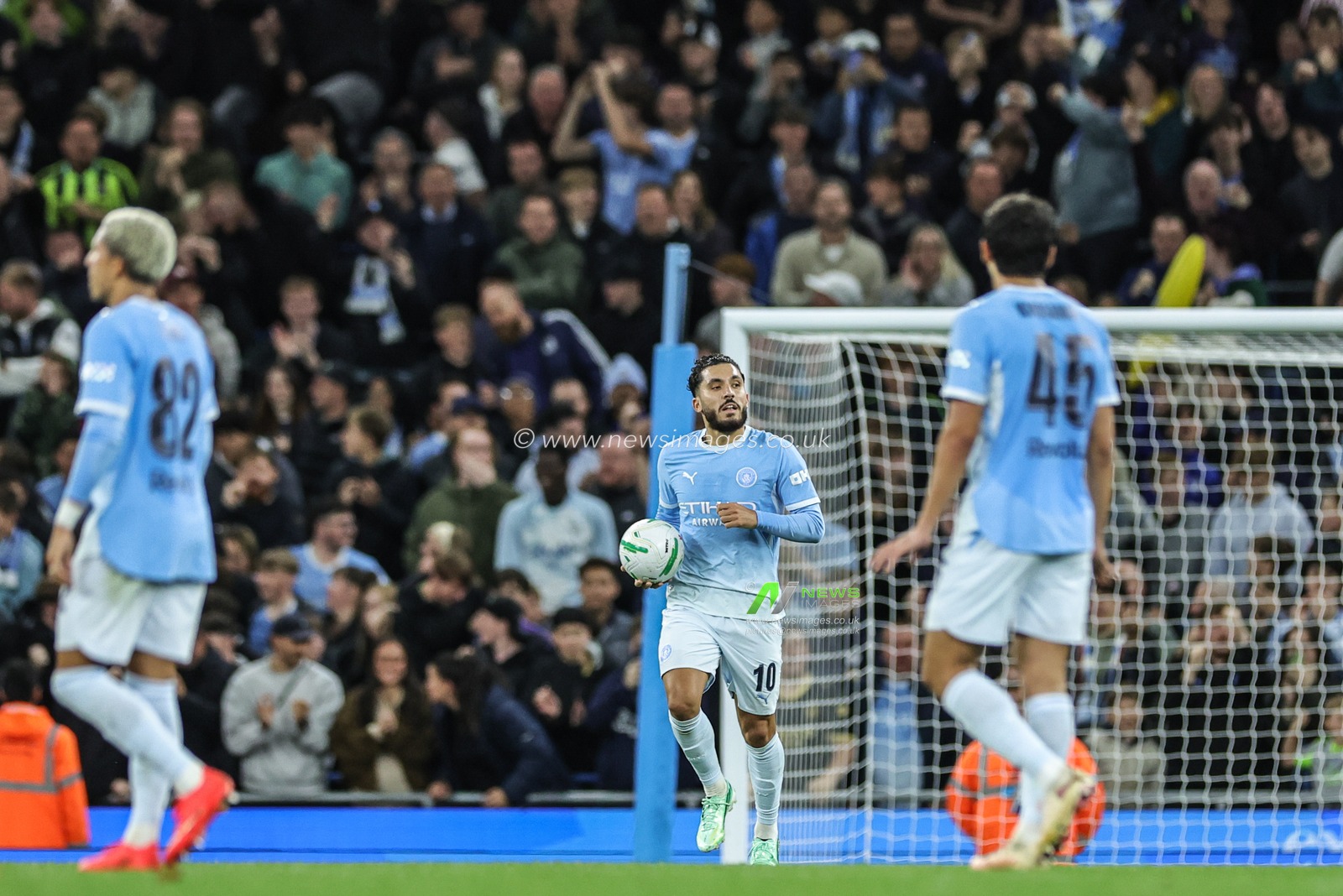 Rayan Cherki of Manchester City celebrates his goal to make it 2-0 during the Carabao Cup round 3 match Manchester City vs Norwich City at Etihad Stadium, Manchester, United Kingdom on 17 September 2026

(Photo by Mark Cosgrove/News Images)