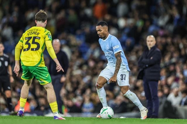 Allan of Manchester City breaks with the ball under pressure from Kellen Fisher of Norwich City during the Carabao Cup round 3 match Manchester City vs Norwich City at Etihad Stadium, Manchester, United Kingdom on 17 September 2026

(Photo by Mark Cosgrove/News Images)