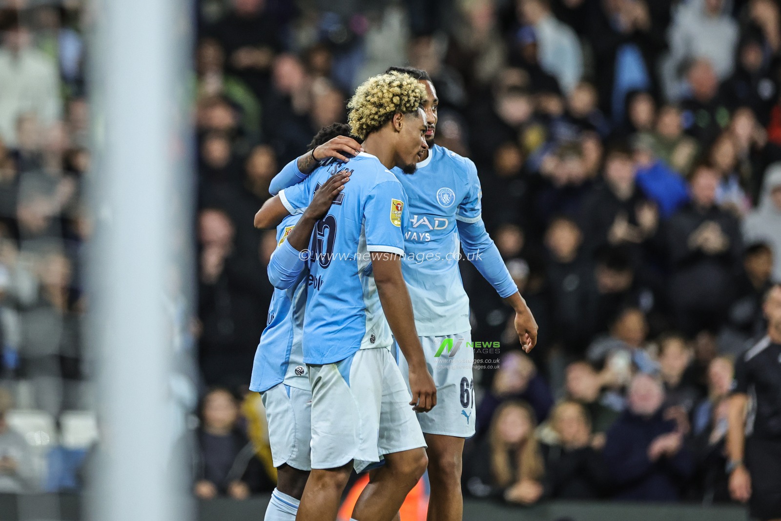 Ryan McAidoo of Manchester City celebrates his goal to make it 5-0 during the Carabao Cup round 3 match Manchester City vs Norwich City at Etihad Stadium, Manchester, United Kingdom on 17 September 2026

(Photo by Mark Cosgrove/News Images)