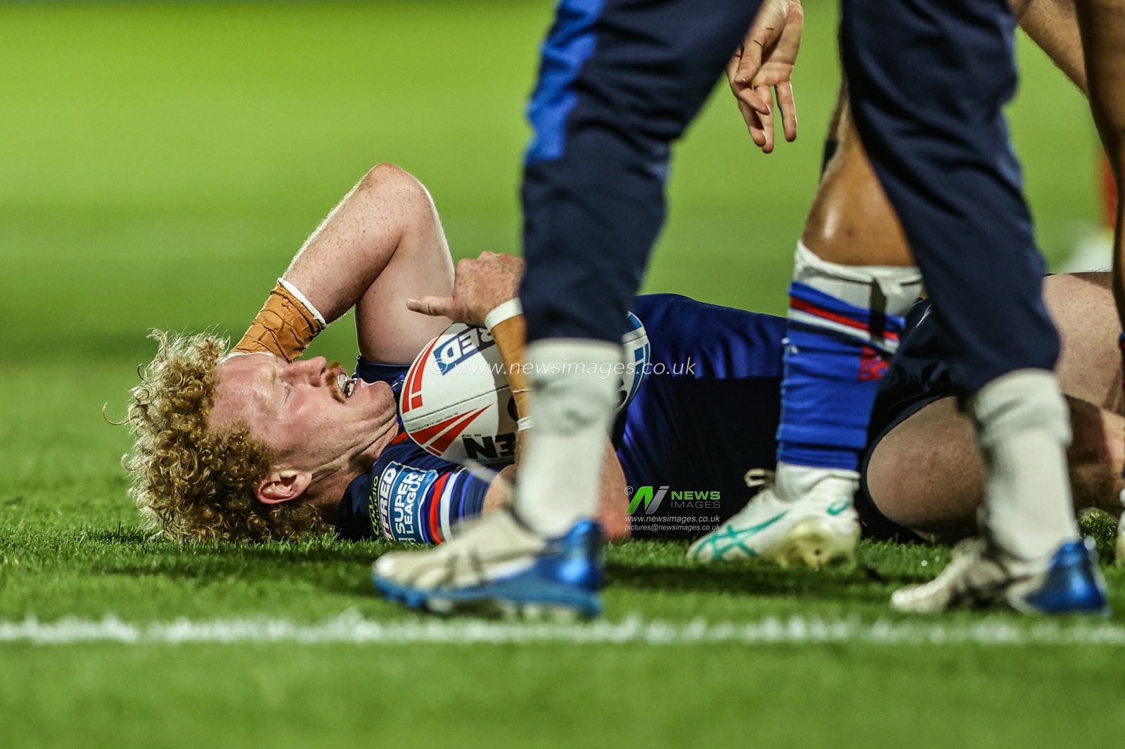 Lachlan Walmsley of Wakefield Trinity reacts after a heavy tackle during the Betfred Super League Play-off Eliminator round match Wakefield Trinity vs Leigh Leopards at DIY Kitchens Stadium, Wakefield, United Kingdom on 18 September 2026

(Photo by Alfie Cosgrove/News Images)
