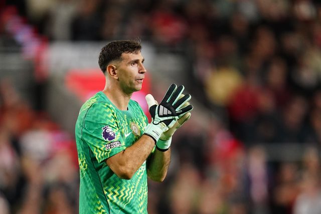 Chelsea goalkeeper Emiliano Martinez during the Premier League match Brentford vs Chelsea at GTECH Community Stadium, London, United Kingdom on 18 September 2026

(Photo by Harvey Murphy/News Images)