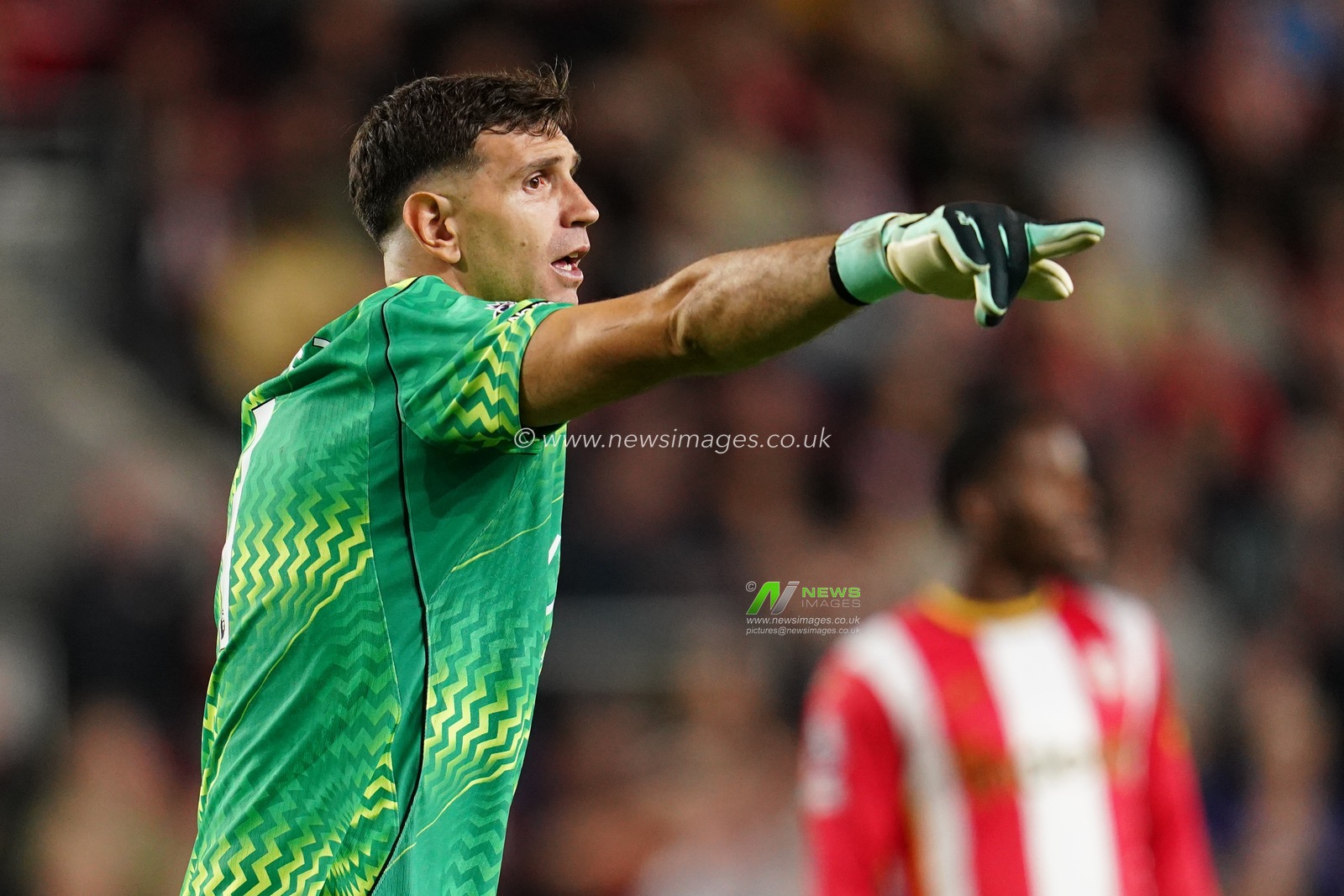 Chelsea goalkeeper Emiliano Martinez during the Premier League match Brentford vs Chelsea at GTECH Community Stadium, London, United Kingdom on 18 September 2026

(Photo by Harvey Murphy/News Images)