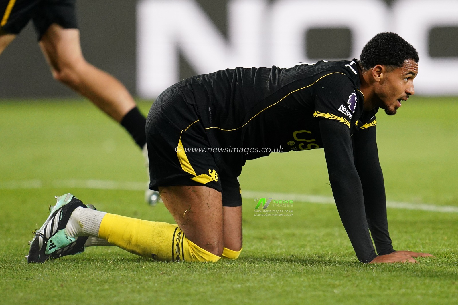 Levi Colwill of Chelsea as Chelsea concede third goal during the Premier League match Brentford vs Chelsea at GTECH Community Stadium, London, United Kingdom on 18 September 2026

(Photo by Harvey Murphy/News Images)
