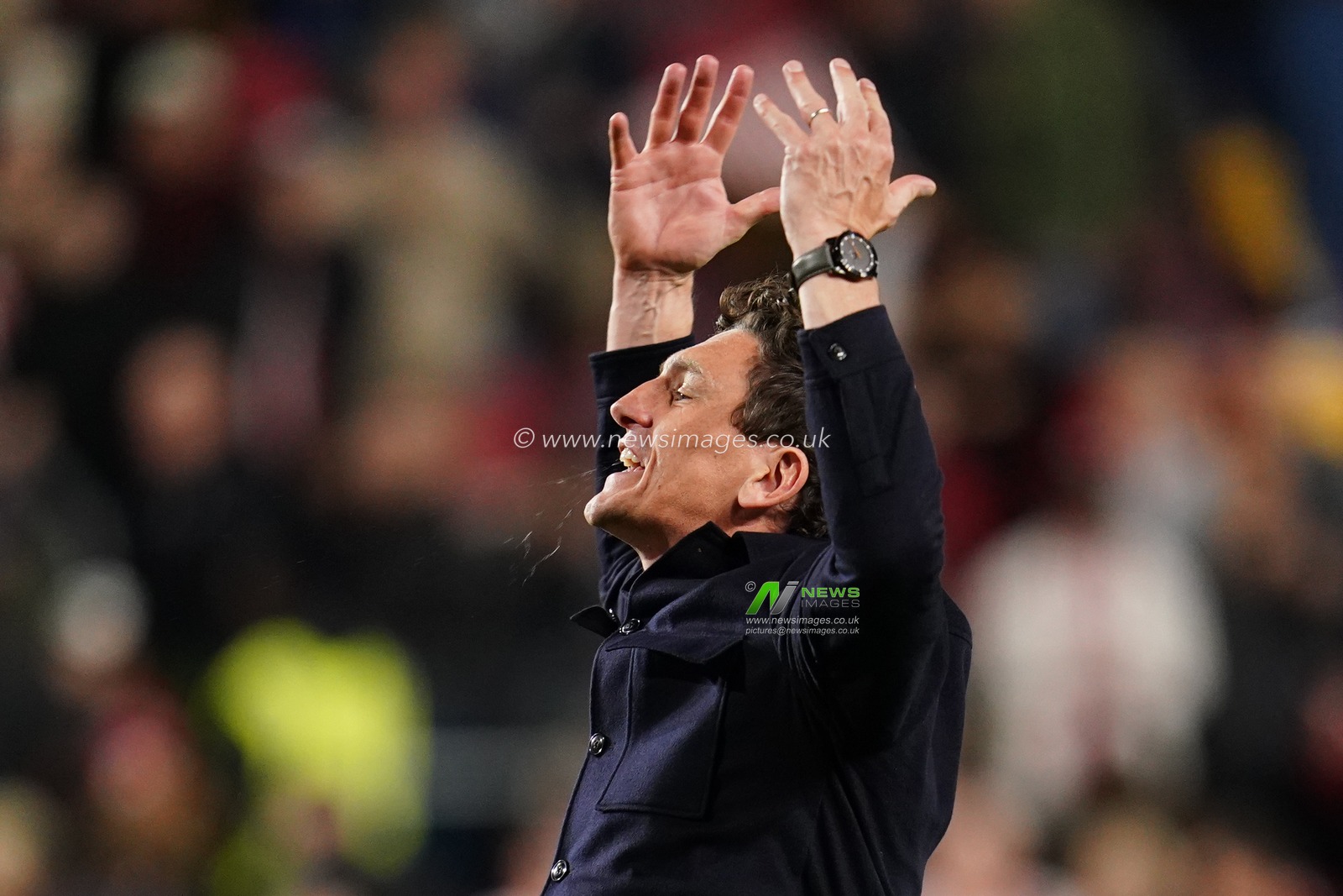 Keith Andrews manager of Brentford during the Premier League match Brentford vs Chelsea at GTECH Community Stadium, London, United Kingdom on 18 September 2026

(Photo by Harvey Murphy/News Images)