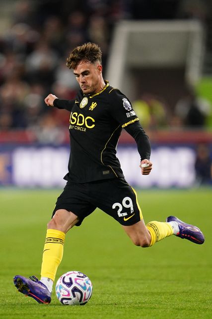 Pep Chavarria of Chelsea with the ball during the Premier League match Brentford vs Chelsea at GTECH Community Stadium, London, United Kingdom on 18 September 2026

(Photo by Harvey Murphy/News Images)