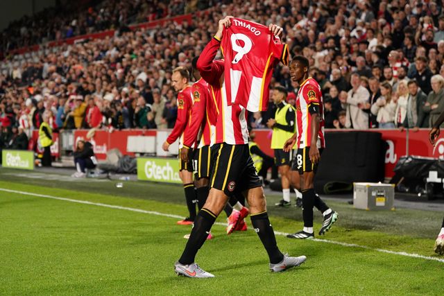 Vitaly Janelt of Brentford holds Igor Thiago of Brentford shirt up after making it 2-0 during the Premier League match Brentford vs Chelsea at GTECH Community Stadium, London, United Kingdom on 18 September 2026

(Photo by Harvey Murphy/News Images)