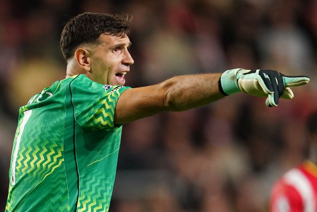 Chelsea goalkeeper Emiliano Martinez during the Premier League match Brentford vs Chelsea at GTECH Community Stadium, London, United Kingdom on 18 September 2026

(Photo by Harvey Murphy/News Images)