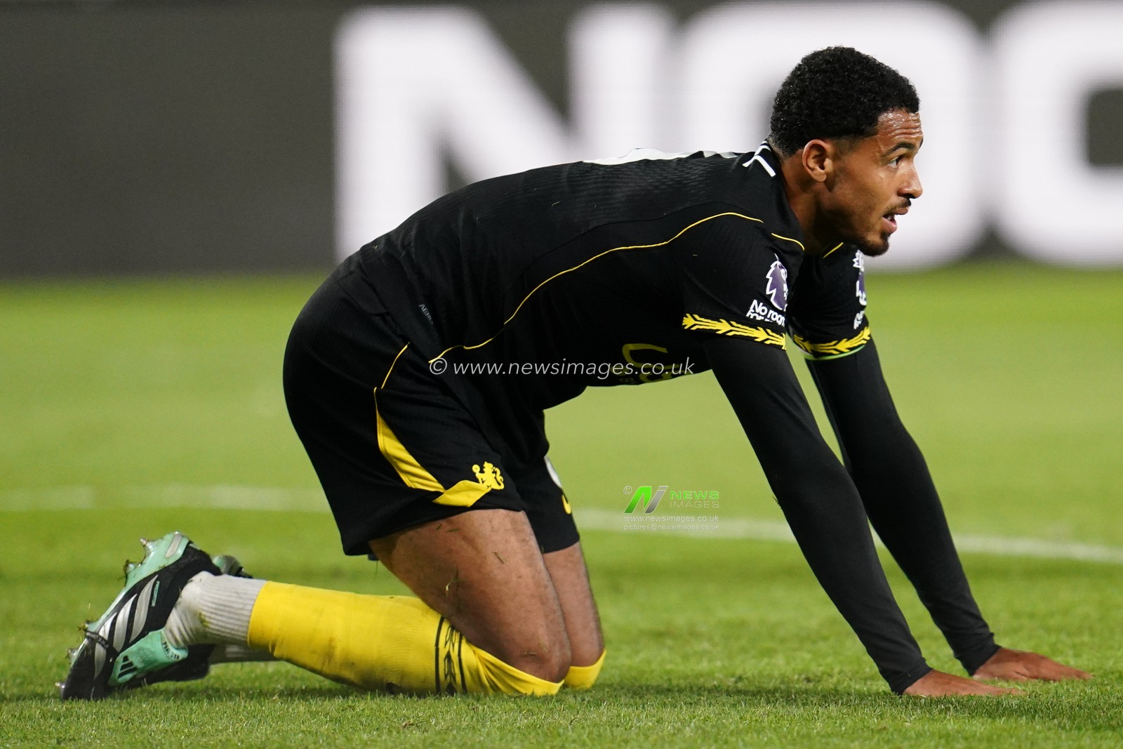 Levi Colwill of Chelsea as they concede third during the Premier League match Brentford vs Chelsea at GTECH Community Stadium, London, United Kingdom on 18 September 2026

(Photo by Harvey Murphy/News Images)