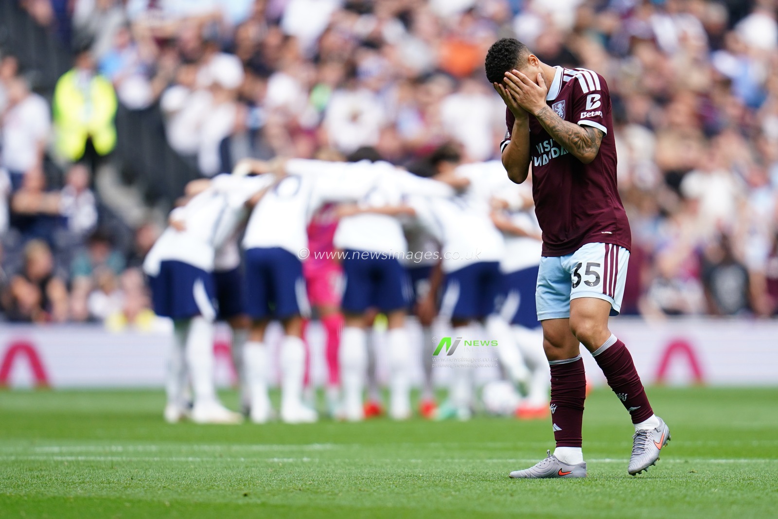 Joao Gomes of Aston Villa ahead of kick off during the Premier League match Tottenham Hotspur vs Aston Villa at Tottenham Hotspur Stadium, London, United Kingdom on 19 September 2026

(Photo by Harvey Murphy/News Images)