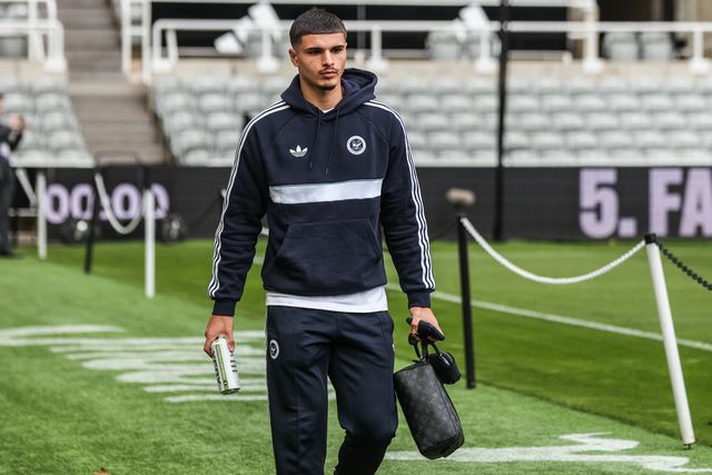 Matias Fernandez-Pardo of Newcastle United arrives during the Premier League match Newcastle Untied vs Hull City at St. James's Park, Newcastle, United Kingdom on 19 September 2026

(Photo by Alfie Cosgrove/News Images)