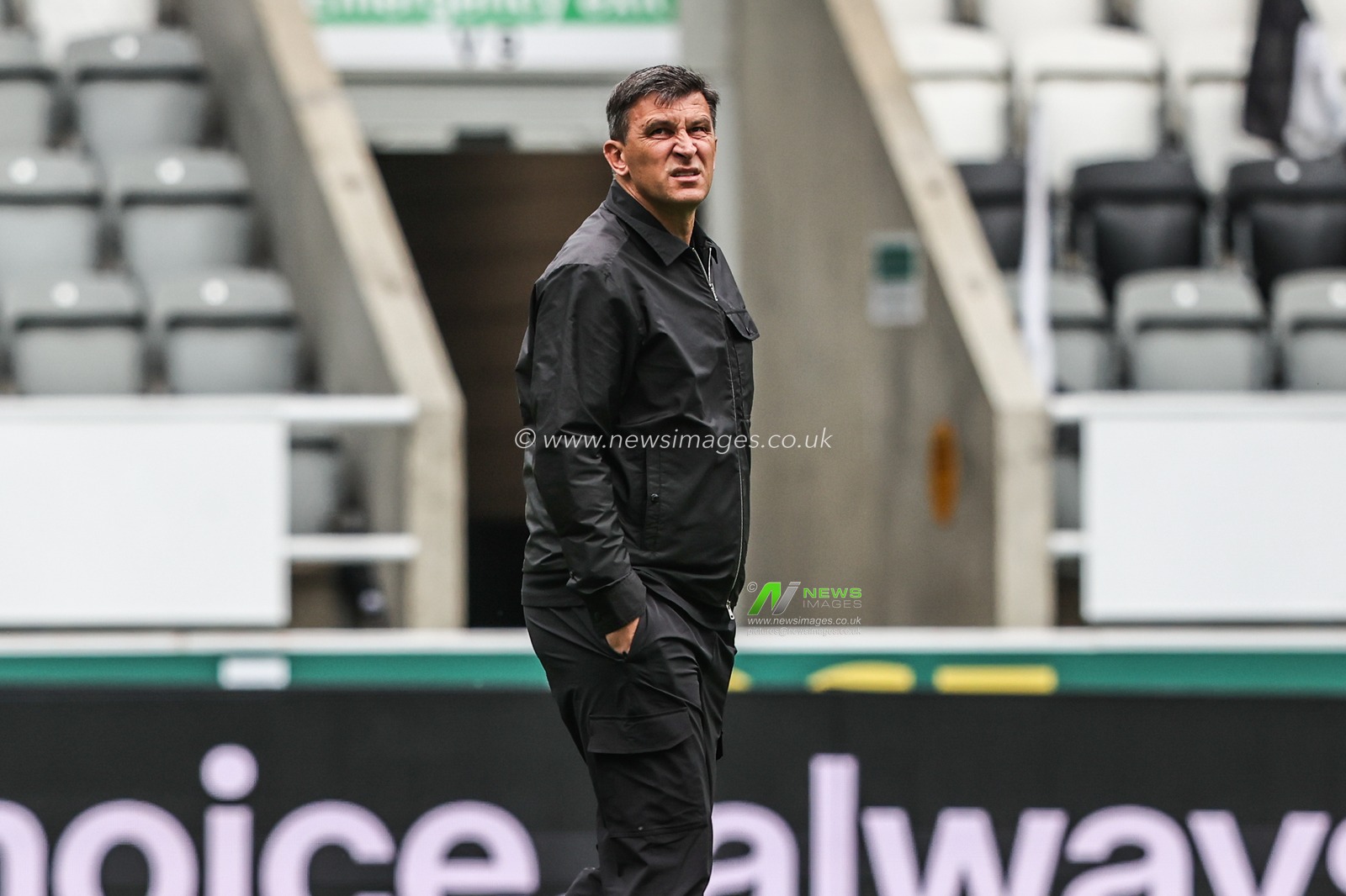 Sergej Jakirovi manager of Hull City arrives during the Premier League match Newcastle Untied vs Hull City at St. James's Park, Newcastle, United Kingdom on 19 September 2026

(Photo by Alfie Cosgrove/News Images)