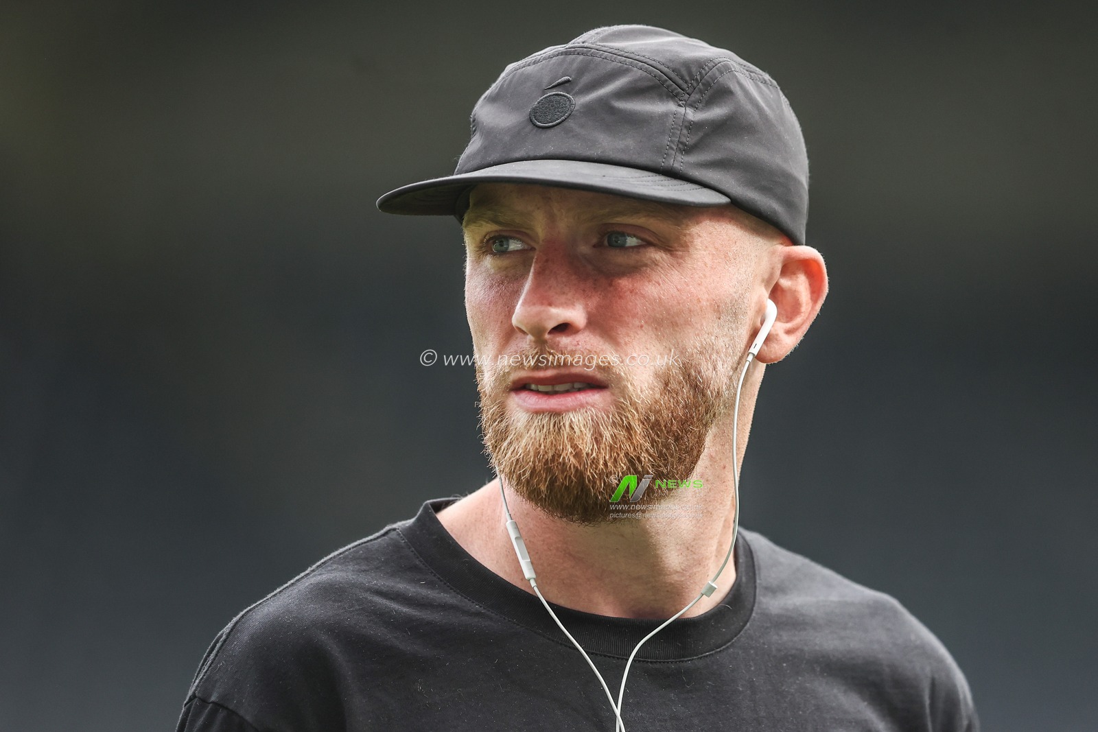 Oliver McBurnie of Hull City arrives during the Premier League match Newcastle Untied vs Hull City at St. James's Park, Newcastle, United Kingdom on 19 September 2026

(Photo by Alfie Cosgrove/News Images)