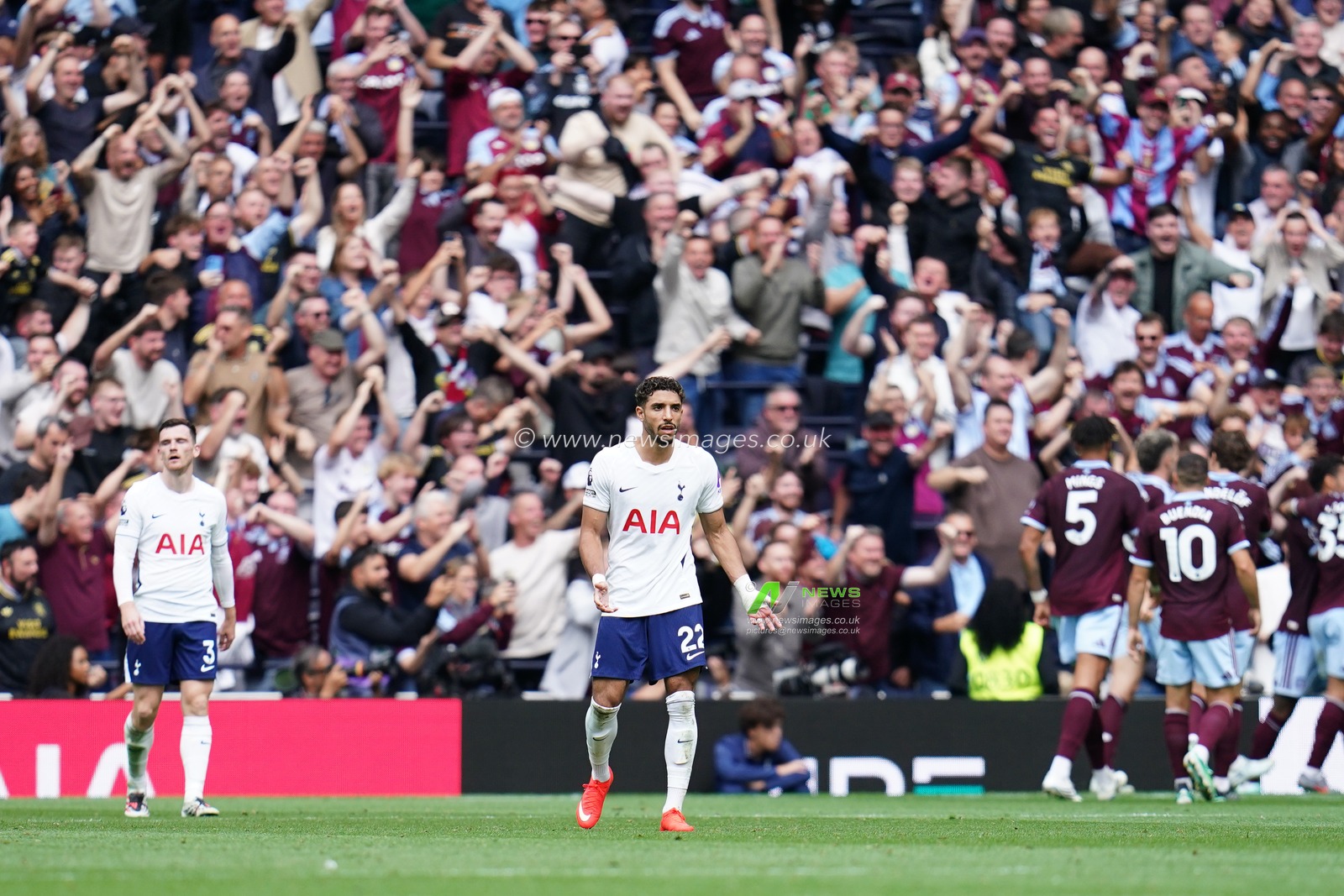 Omar Marmoush of Tottenham Hotspur looks on as Aston villa make it 0-1 during the Premier League match Tottenham Hotspur vs Aston Villa at Tottenham Hotspur Stadium, London, United Kingdom on 19 September 2026

(Photo by Harvey Murphy/News Images)