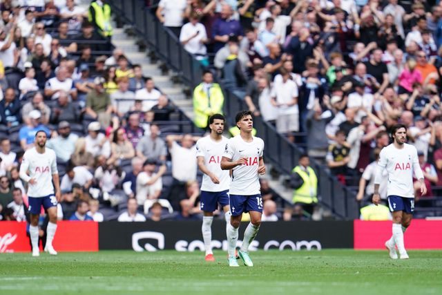 Tottenham players look on as Aston Villa make it 0-1 during the Premier League match Tottenham Hotspur vs Aston Villa at Tottenham Hotspur Stadium, London, United Kingdom on 19 September 2026

(Photo by Harvey Murphy/News Images)