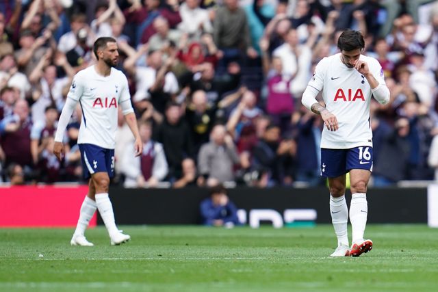 Tottenham players as Aston villa take 0-1 lead during the Premier League match Tottenham Hotspur vs Aston Villa at Tottenham Hotspur Stadium, London, United Kingdom on 19 September 2026

(Photo by Harvey Murphy/News Images)