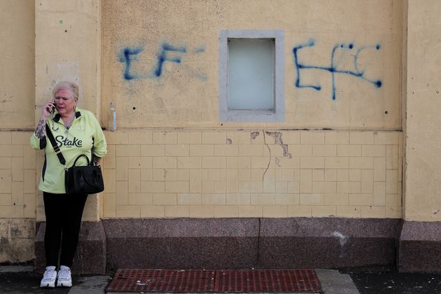 Everton fan stood in-front of graffiti wall prior to the Premier League match Everton vs Ipswich Town at Hill Dickinson Stadium, Liverpool, United Kingdom on 19 September 2026

(Photo by Jorge Horsted/News Images)
