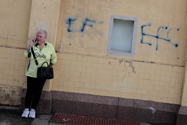 Everton fan stood in-front of graffiti wall prior to the Premier League match Everton vs Ipswich Town at Hill Dickinson Stadium, Liverpool, United Kingdom on 19 September 2026

(Photo by Jorge Horsted/News Images)