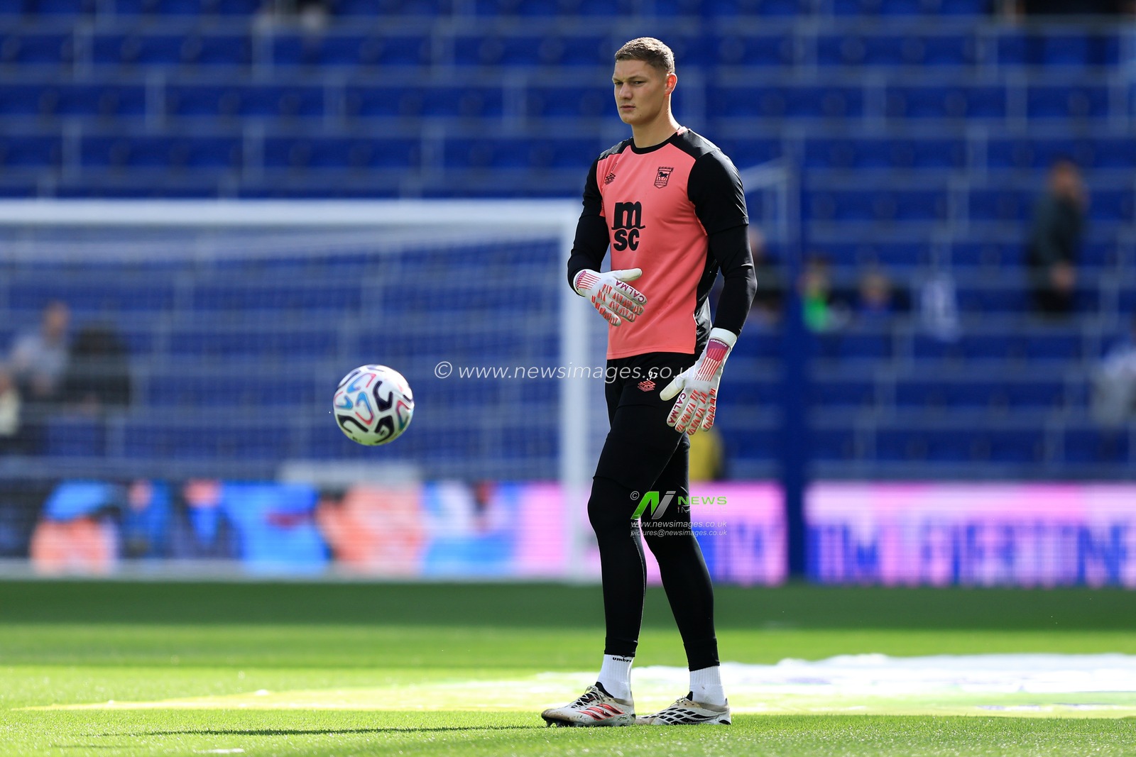 Ipswich Town goalkeeper Kjell Scherpen warms up prior to the Premier League match Everton vs Ipswich Town at Hill Dickinson Stadium, Liverpool, United Kingdom on 19 September 2026

(Photo by Jorge Horsted/News Images)