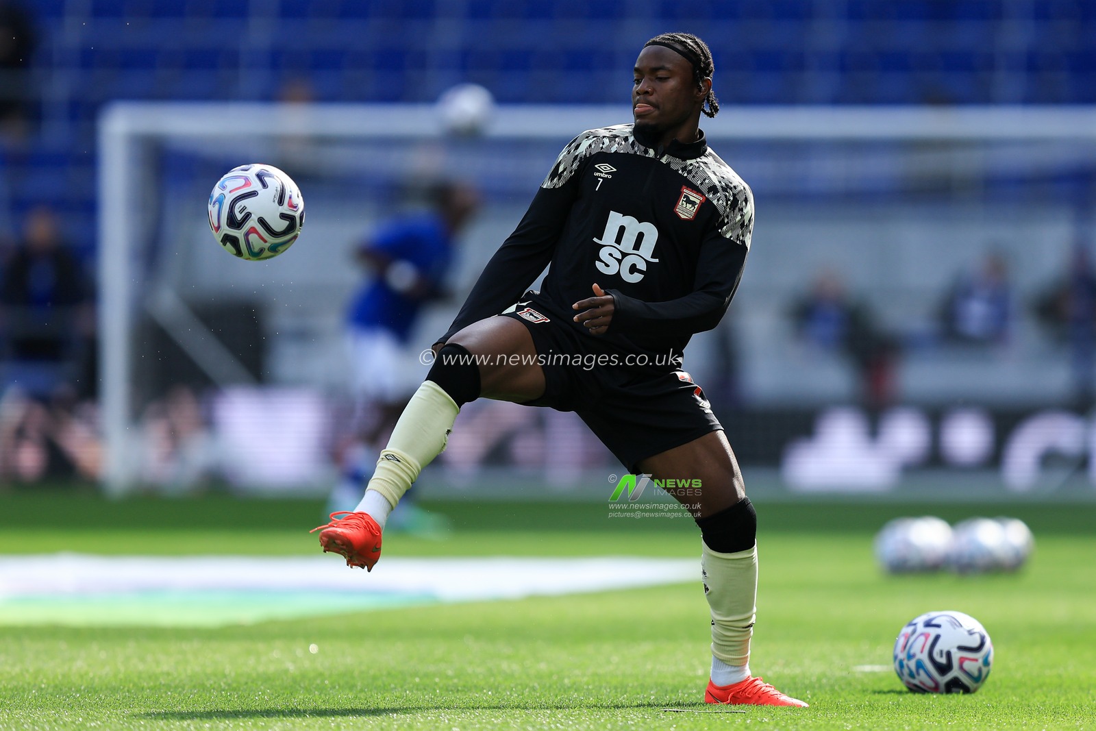 Abdul Fatawu of Ipswich Town warms up prior to the Premier League match Everton vs Ipswich Town at Hill Dickinson Stadium, Liverpool, United Kingdom on 19 September 2026

(Photo by Jorge Horsted/News Images)