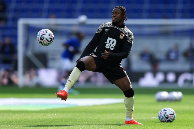 Abdul Fatawu of Ipswich Town warms up prior to the Premier League match Everton vs Ipswich Town at Hill Dickinson Stadium, Liverpool, United Kingdom on 19 September 2026

(Photo by Jorge Horsted/News Images)