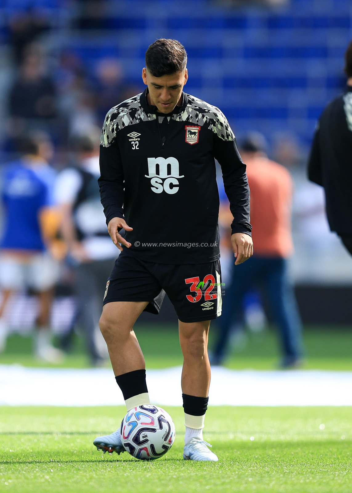 Marcelino Nunez of Ipswich Town warms up prior to the Premier League match Everton vs Ipswich Town at Hill Dickinson Stadium, Liverpool, United Kingdom on 19 September 2026

(Photo by Jorge Horsted/News Images)