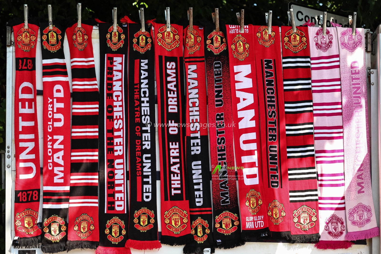 Manchester United scarfs on sale during the Premier League match Manchester United vs Arsenal at Old Trafford, Manchester, United Kingdom, 17th August 2025

(Photo by Mark Cosgrove/News Images)