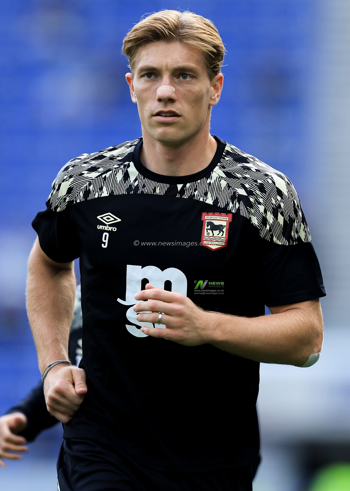 Zian Flemming of Ipswich Town warms up prior to the Premier League match Everton vs Ipswich Town at Hill Dickinson Stadium, Liverpool, United Kingdom on 19 September 2026

(Photo by Jorge Horsted/News Images)