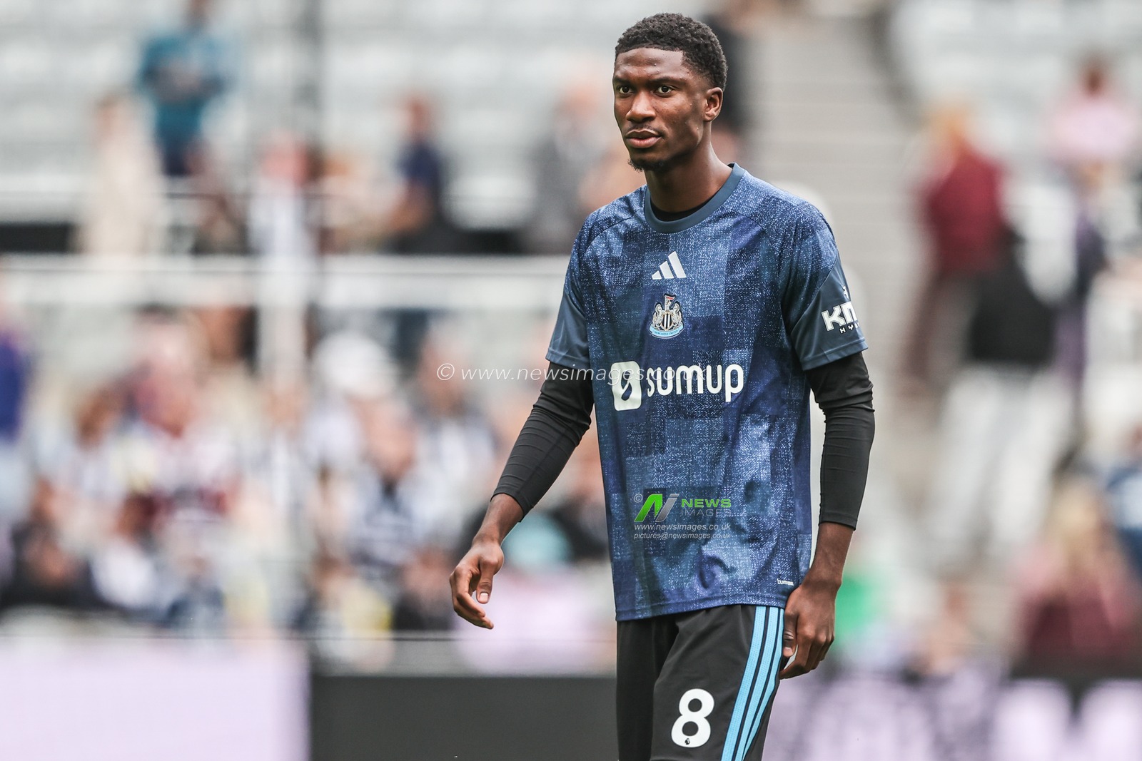 Aladji Bamba of Newcastle United in the pregame warmup session during the Premier League match Newcastle Untied vs Hull City at St. James's Park, Newcastle, United Kingdom on 19 September 2026

(Photo by Alfie Cosgrove/News Images)