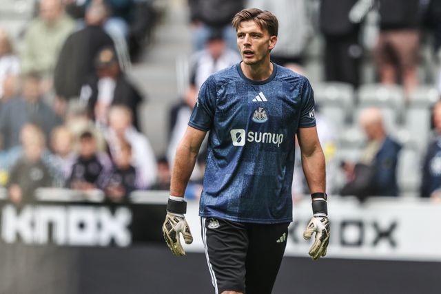 Newcastle United goalkeeper Nick Pope in the pregame warmup session during the Premier League match Newcastle Untied vs Hull City at St. James's Park, Newcastle, United Kingdom on 19 September 2026

(Photo by Alfie Cosgrove/News Images)