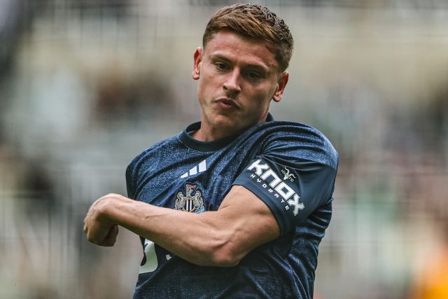 Harvey Barnes of Newcastle United in the pregame warmup session during the Premier League match Newcastle Untied vs Hull City at St. James's Park, Newcastle, United Kingdom on 19 September 2026

(Photo by Alfie Cosgrove/News Images)