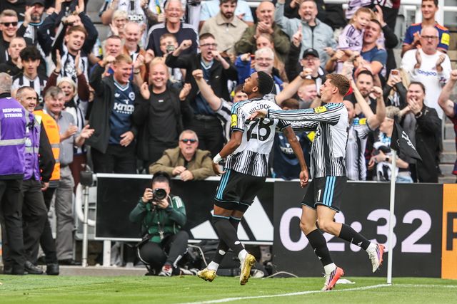 Joe Willock of Newcastle United celebrates his goal to make it 1-0 during the Premier League match Newcastle Untied vs Hull City at St. James's Park, Newcastle, United Kingdom on 19 September 2026

(Photo by Alfie Cosgrove/News Images)