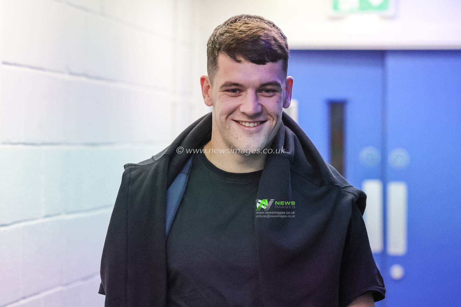 Josh Thewlis of Warrington Wolves arrives during the Betfred Super League Play-off Eliminator round match Warrington Wolves vs Hull KR at The Halliwell Jones Stadium, Warrington, United Kingdom on 19 September 2026

(Photo by Mark Cosgrove/News Images)