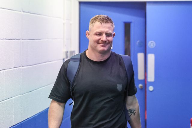 Luke Yates of Warrington Wolves arrives during the Betfred Super League Play-off Eliminator round match Warrington Wolves vs Hull KR at The Halliwell Jones Stadium, Warrington, United Kingdom on 19 September 2026

(Photo by Mark Cosgrove/News Images)