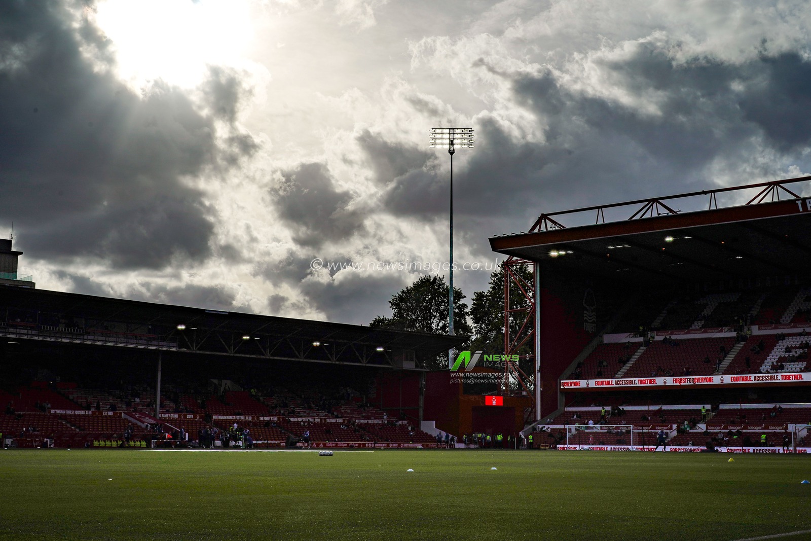 A general view of the sun preparing to set above the main stand during the Premier League match Nottingham Forest vs Coventry City at City Ground, Nottingham, United Kingdom on 19 September 2026

(Photo by Maynard Manyowa/News Images)