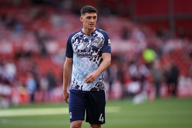 Bobby Thomas of Coventry City in the pregame warmup session  during the Premier League match Nottingham Forest vs Coventry City at City Ground, Nottingham, United Kingdom on 19 September 2026

(Photo by Maynard Manyowa/News Images)