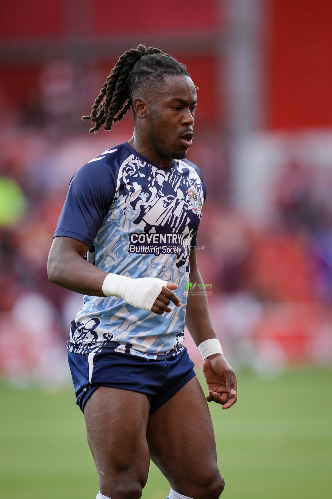 Brandon Thomas-Asante of Coventry City in the pregame warmup session during the Premier League match Nottingham Forest vs Coventry City at City Ground, Nottingham, United Kingdom on 19 September 2026

(Photo by Maynard Manyowa/News Images)