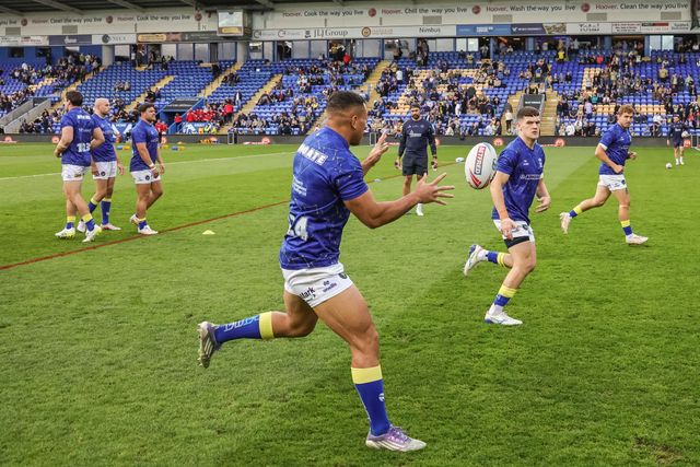 Albert Hopoate of Warrington Wolves in the pre-game warm up during the Betfred Super League Play-off Eliminator round match Warrington Wolves vs Hull KR at The Halliwell Jones Stadium, Warrington, United Kingdom on 19 September 2026

(Photo by Mark Cosgrove/News Images)