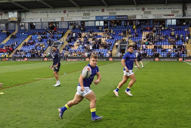 Leon Hayes of Warrington Wolves in the pre-game warm up during the Betfred Super League Play-off Eliminator round match Warrington Wolves vs Hull KR at The Halliwell Jones Stadium, Warrington, United Kingdom on 19 September 2026

(Photo by Mark Cosgrove/News Images)