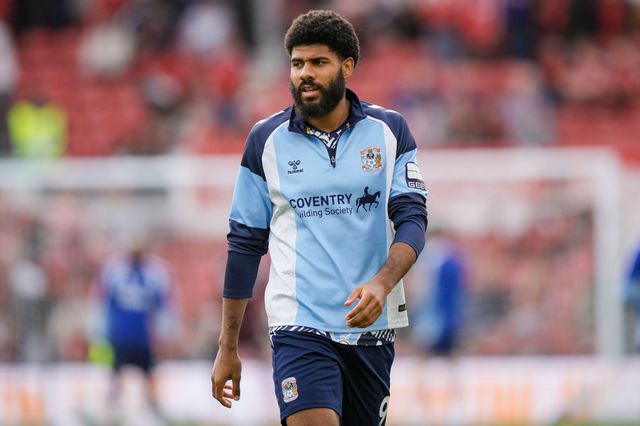 Ellis Simms of Coventry City in the pregame warmup session  during the Premier League match Nottingham Forest vs Coventry City at City Ground, Nottingham, United Kingdom on 19 September 2026

(Photo by Maynard Manyowa/News Images)