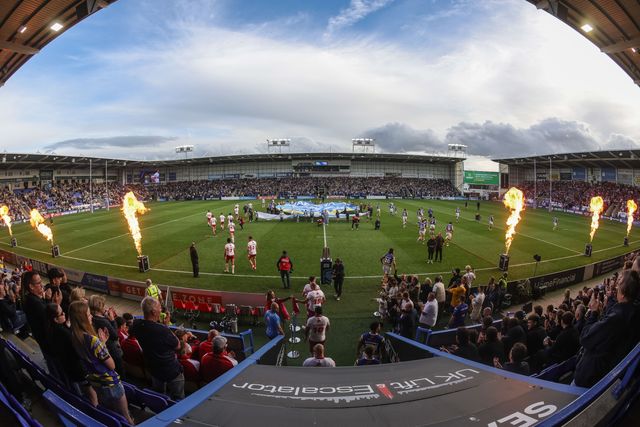 Teams walk out for kickoff during the Betfred Super League Play-off Eliminator round match Warrington Wolves vs Hull KR at The Halliwell Jones Stadium, Warrington, United Kingdom on 19 September 2026

(Photo by Mark Cosgrove/News Images)